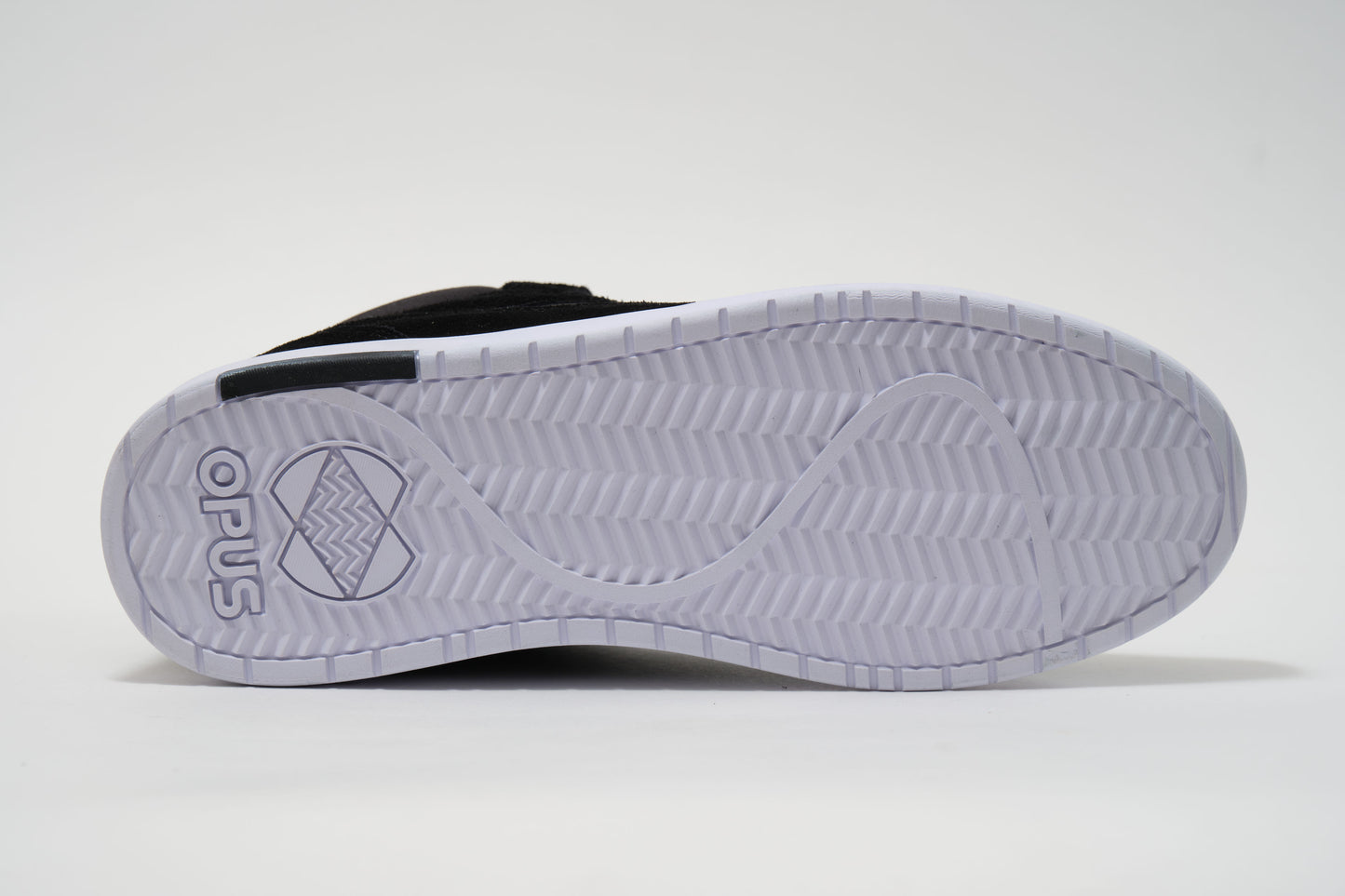 Standard Mid - Cup -  Black / White