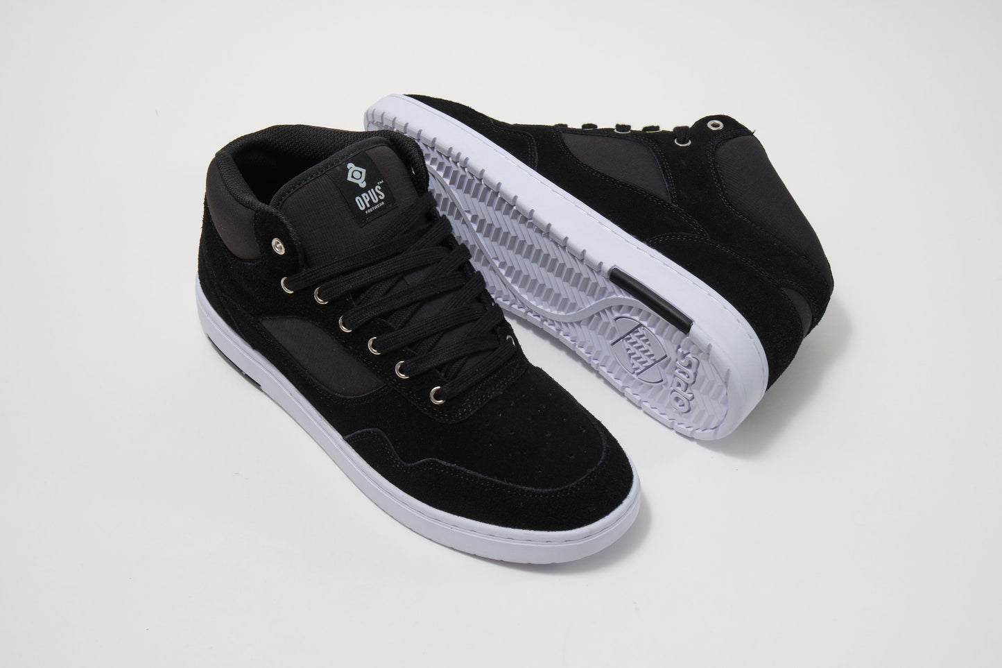 Standard Mid - Cup -  Black / White